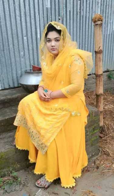 গ্রামের মেয়েদের ছবি