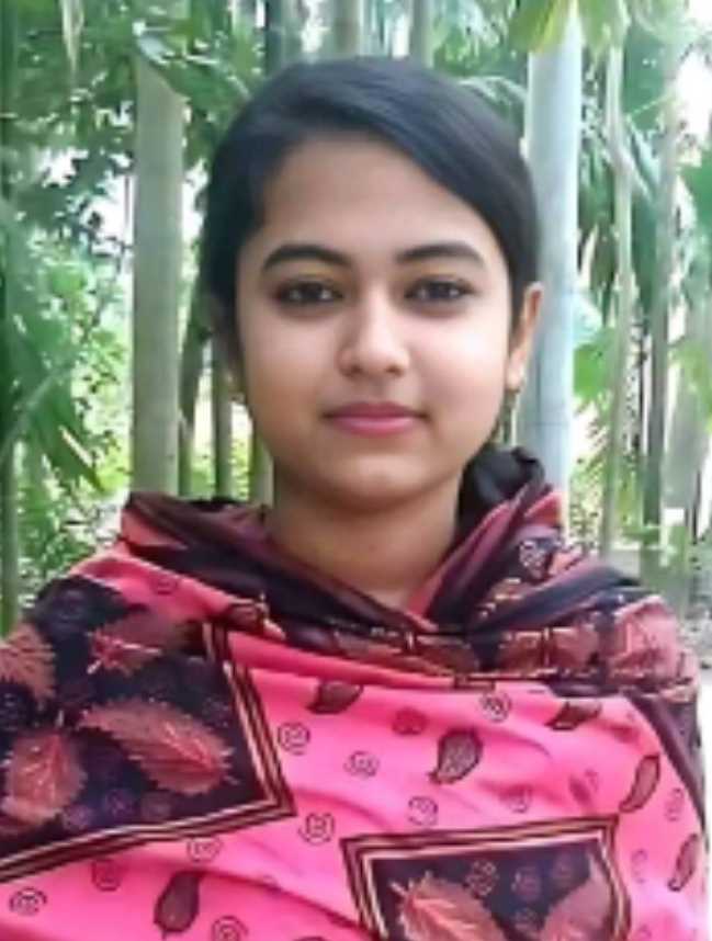 গ্রামের মেয়েদের পিক