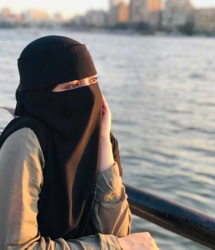 বোরকা পরা পিক